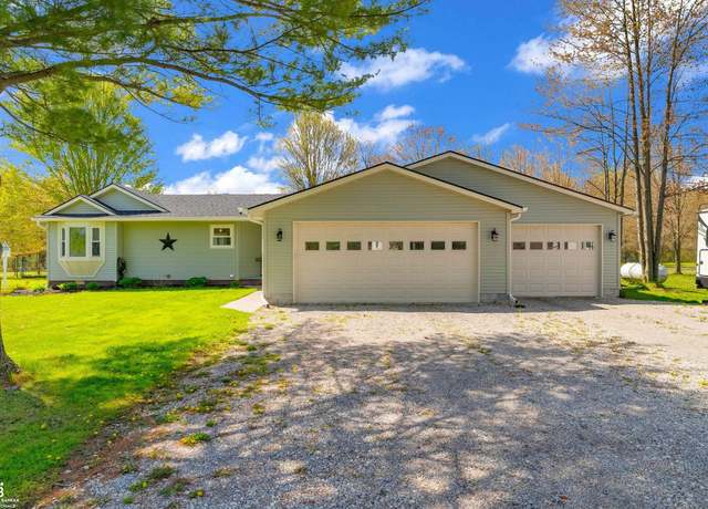 Property at 7225 Searls Rd, Kimball, MI 48074, 3 beds, 2 baths