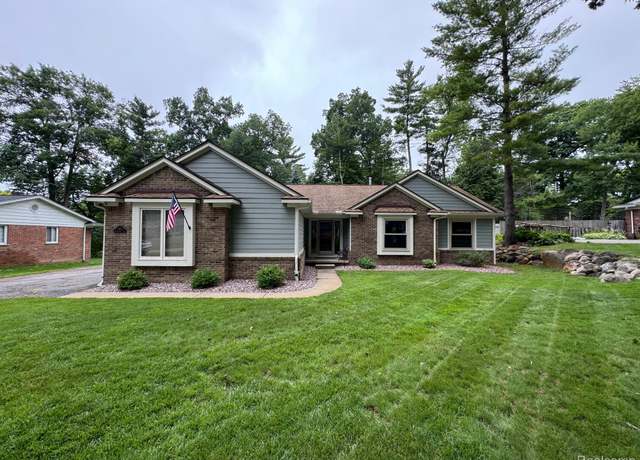Property at 5851 Kingfisher Ln, Clarkston, MI 48346, 3 beds, 3 baths