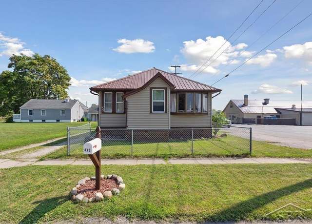 Property at 413 W 4th St, Pinconning, MI 48650, 2 beds, 1 bath