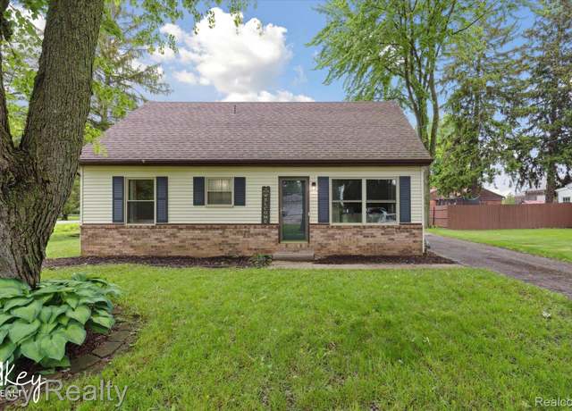 Property at 2478 Sunnydale Dr, Temperance, MI 48182, 4 beds, 1.5 baths
