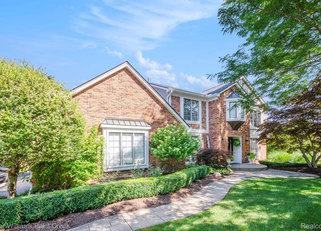 Property at 850 Box Canyon Ct, Rochester Hills, MI 48309, 4 beds, 3.5 baths