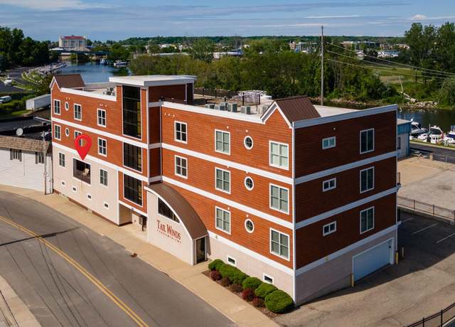 Property at 1221 Broad St #3, St Joseph, MI 49085, 3 beds, 2 baths