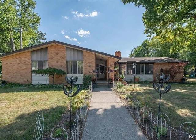 Property at 23001 Norfolk St, Detroit, MI 48219, 12 beds, 5 baths