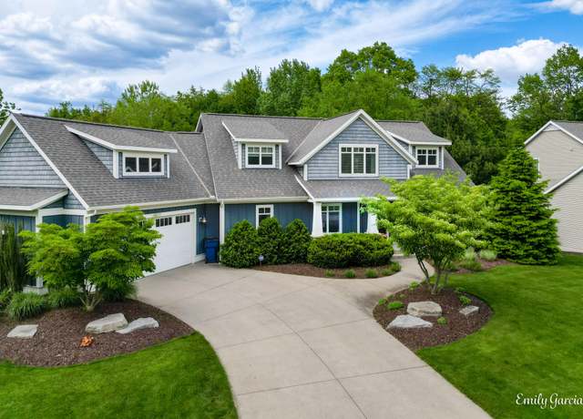 Property at 14921 Creek Edge Dr, Holland, MI 49424, 4 beds, 2.5 baths
