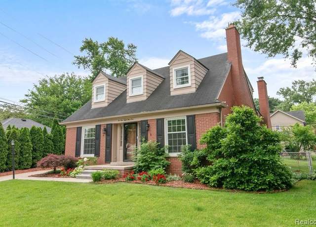 Property at 24831 Richmond St, Dearborn, MI 48124, 3 beds, 2.5 baths