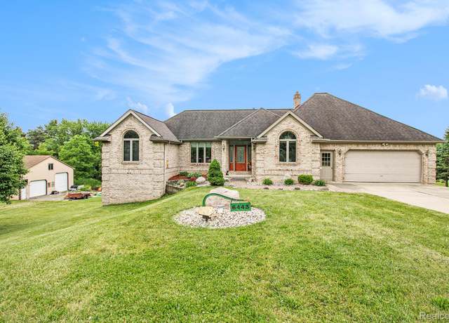 Property at 6443 Baldwin Rd, Swartz Creek, MI 48473, 5 beds, 3 baths