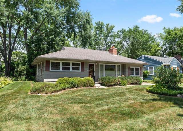 Property at 15588 Kirkshire Ave, Beverly Hills Village, MI 48025, 3 beds, 1.5 baths