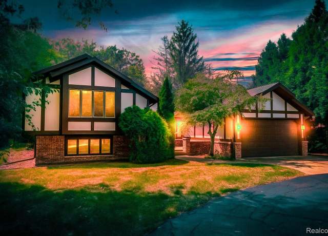 Property at 8511 Bridge Rd, Grosse Ile Township, MI 48138, 4 beds, 3.5 baths