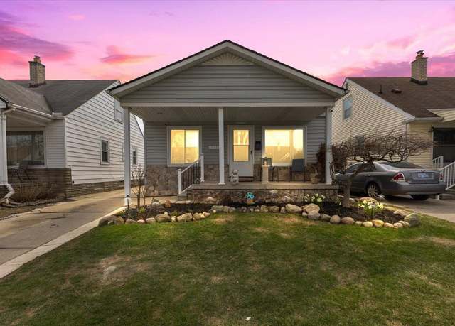 Property at 2325 Detroit Ave, Lincoln Park, MI 48146, 3 beds, 1 bath