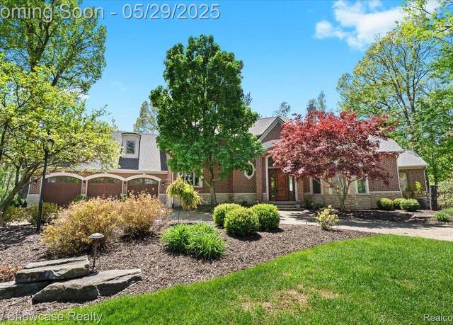 Property at 4563 Haverhill Ct, Commerce Twp, MI 48382, 3 beds, 2.5 baths