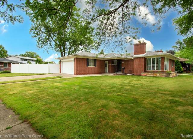 Property at 21250 Evergreen St, St Clair Shores, MI 48082, 3 beds, 3 baths