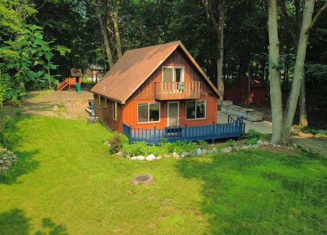 Property at 1026 Kent St, Broomfield Township, MI 48893, 3 beds, 2 baths