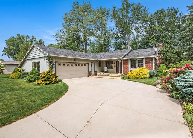 Property at 3924 Basswood Dr SW, Grandville, MI 49418, 3 beds, 2.5 baths
