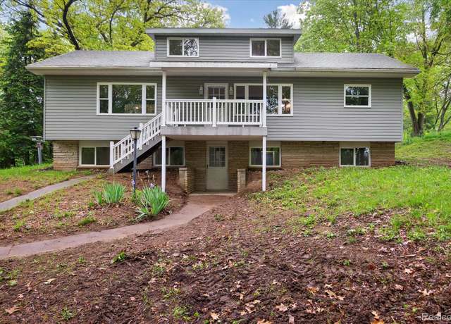 Property at 7141 Murray Rd, Jackson, MI 49201, 5 beds, 3.5 baths