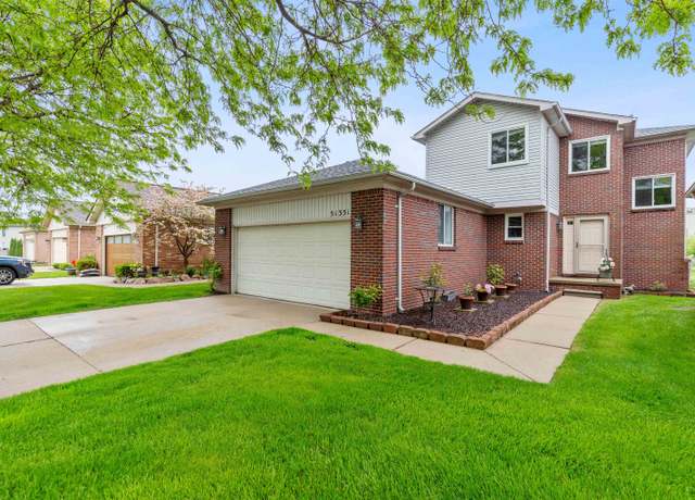 Property at 51351 DW Seaton Dr, Chesterfield, MI 48047, 2 beds, 2 baths