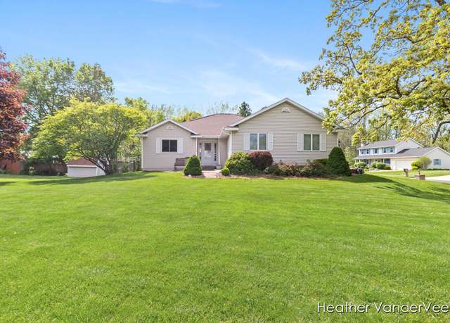 Property at 618 Grand Woods Ct NE, Grand Rapids, MI 49525, 4 beds, 3.5 baths