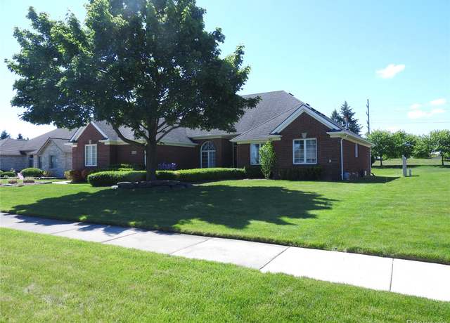 Property at 43124 Gina Dr, Sterling Heights, MI 48314, 3 beds, 2.5 baths