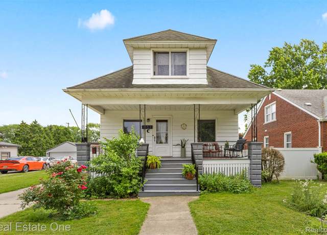 Property at 1157 Superior Blvd, Wyandotte, MI 48192, 4 beds, 2 baths
