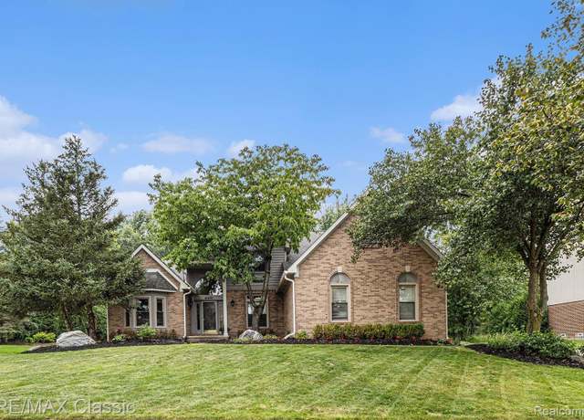 Property at 45483 Addington Ln, Novi, MI 48374, 4 beds, 2.5 baths