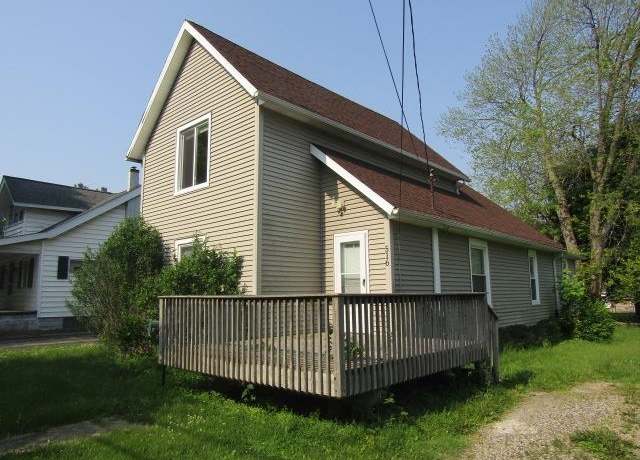 Property at 516 Cedar St, Owosso, MI 48867, 3 beds, 1 bath