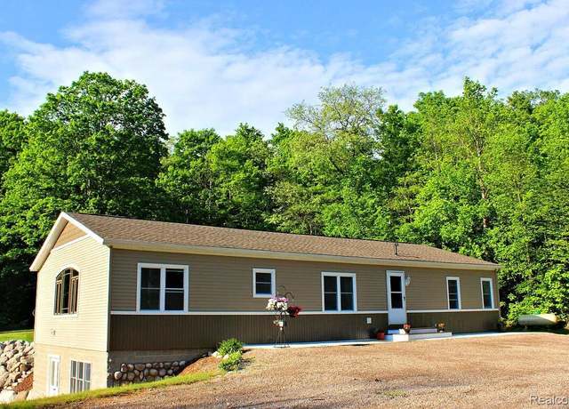 Property at 4316 Valleyview Trl, Charlevoix, MI 49730, 3 beds, 3 baths