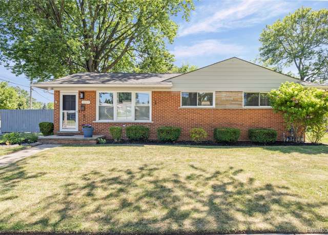 Property at 4828 Buchanan Ave, Warren, MI 48092, 3 beds, 1.5 baths