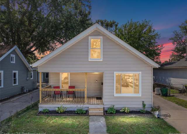 Property at 321 W Harwood Ave, Madison Heights, MI 48071, 2 beds, 1 bath