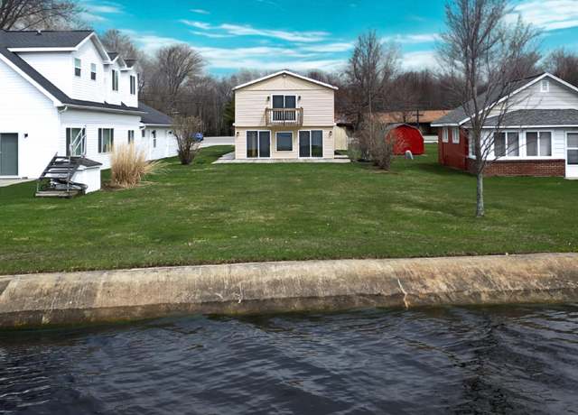 Property at 7903 E Houghton Lake Dr, Houghton Lake, MI 48629, 3 beds, 2 baths