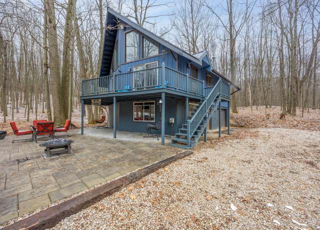 Property at 11982 Trail Creek Dr, Canadian Lakes, MI 49346, 3 beds, 2.5 baths