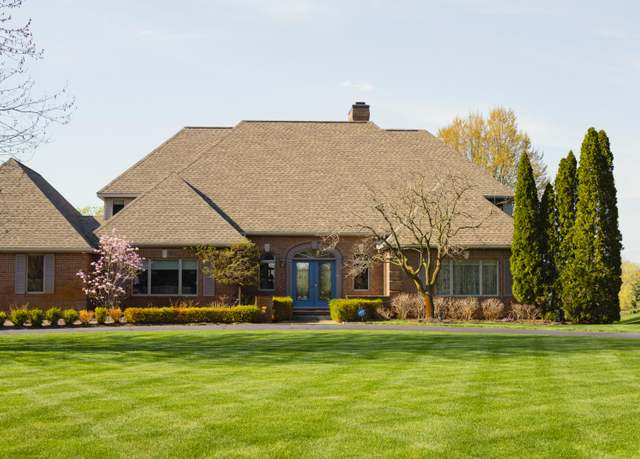 Property at 9388 York Woods Dr, Saline, MI 48176, 4 beds, 5 baths
