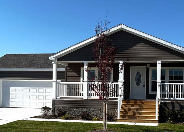 Property at 244 Riviera Dr, Lapeer, MI 48446, 3 beds, 2 baths