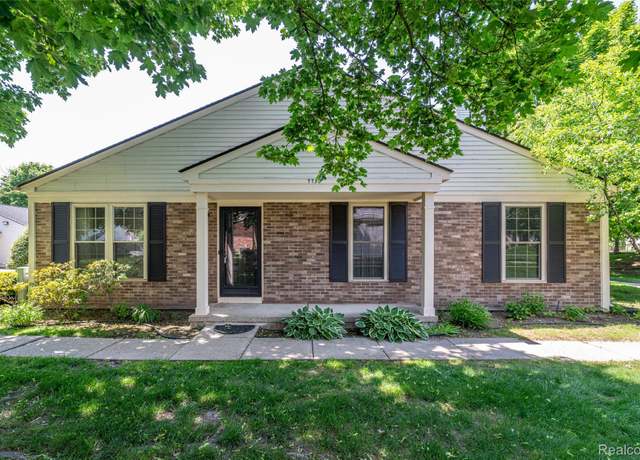 Property at 7730 Lake Ridge Dr, Waterford, MI 48327, 2 beds, 1 bath