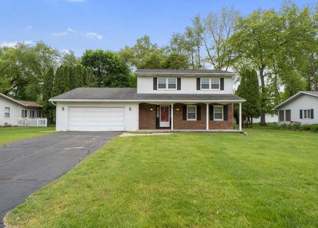 Property at 1741 Lochmoor Blvd, Jackson, MI 49201, 4 beds, 2.5 baths