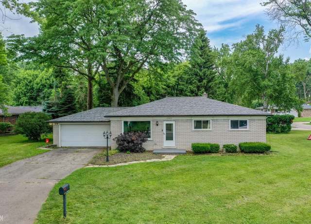 Property at 24435 Chelsea St, Clinton Township, MI 48036, 3 beds, 1.5 baths