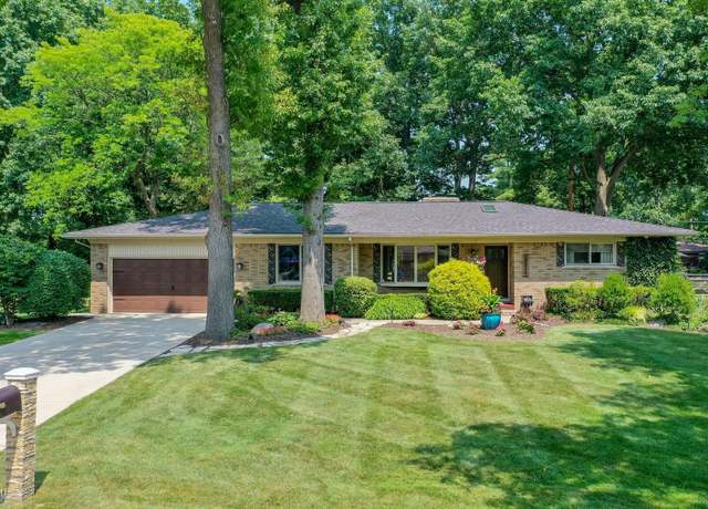Property at 38520 Delta St, Clinton Township, MI 48036, 3 beds, 2.5 baths