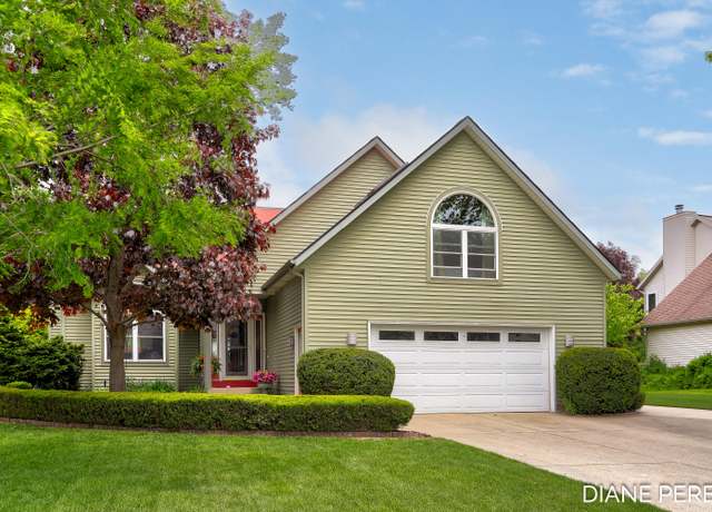 Property at 2157 Jacobusse Ct, Holland, MI 49424, 4 beds, 3 baths