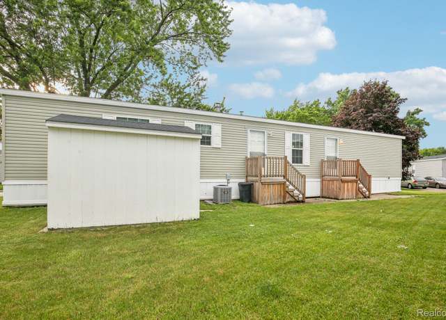 Property at 4726 Harrow Ct, Sterling Heights, MI 48310, 3 beds, 2 baths