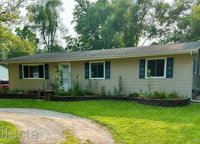Property at 47555 Dequindre Rd, Rochester Hills, MI 48307, 3 beds, 1.5 baths