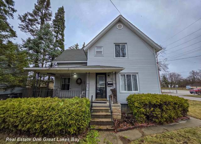 Property at 621 Hess Ave, Saginaw, MI 48601, 4 beds, 2 baths