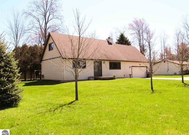 Property at 3934 East Ln, Traverse City, MI 49686, 4 beds, 2 baths