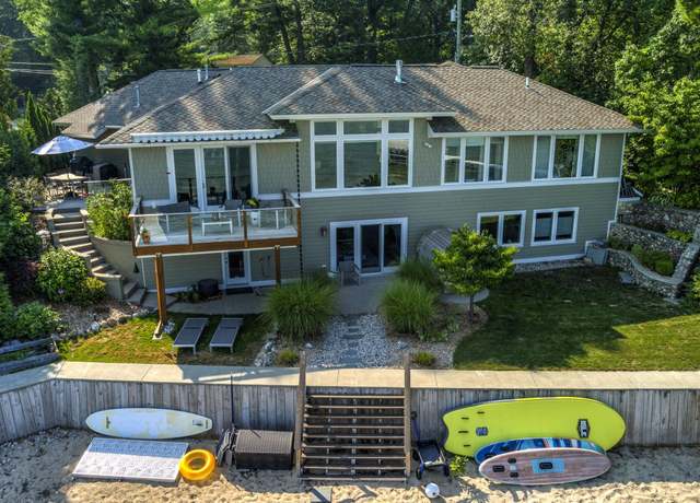 Property at 654 Birchwood Ave, Traverse City, MI 49686, 3 beds, 2.5 baths