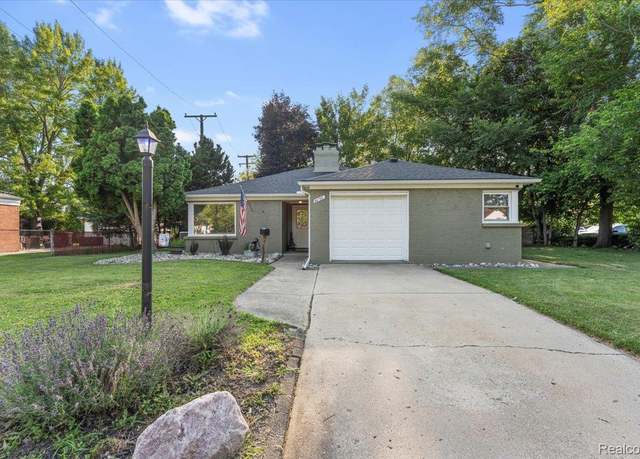 Property at 9036 Reeck Rd, Allen Park, MI 48101, 2 beds, 1 bath