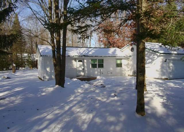 Property at 313 Autumn Ln, Markey Twp, MI 48653, 2 beds, 1 bath