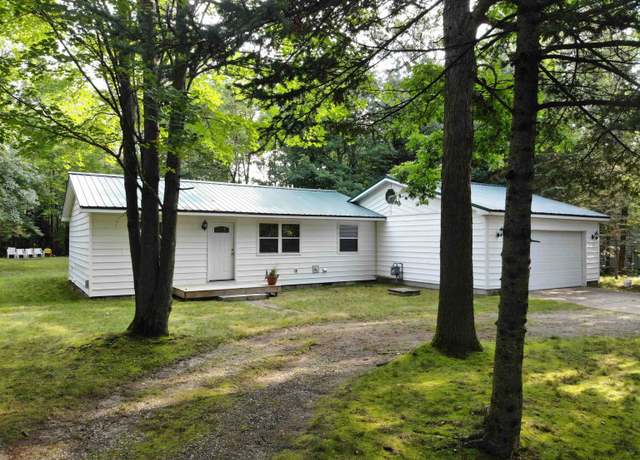 Property at 313 Autumn Ln, Roscommon, MI 48653, 2 beds, 1 bath