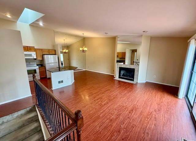 Property at 38957 Country Cir, Farmington Hills, MI 48331, 2 beds, 2 baths