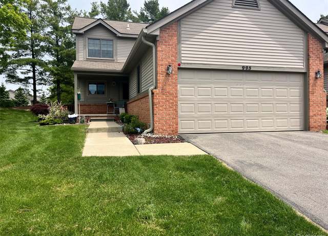 Property at 995 Hickory Dr, Brighton, MI 48116, 2 beds, 2.5 baths