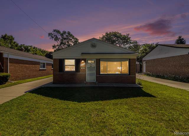 Property at 8476 Robindale Ave, Dearborn Heights, MI 48127, 3 beds, 1 bath