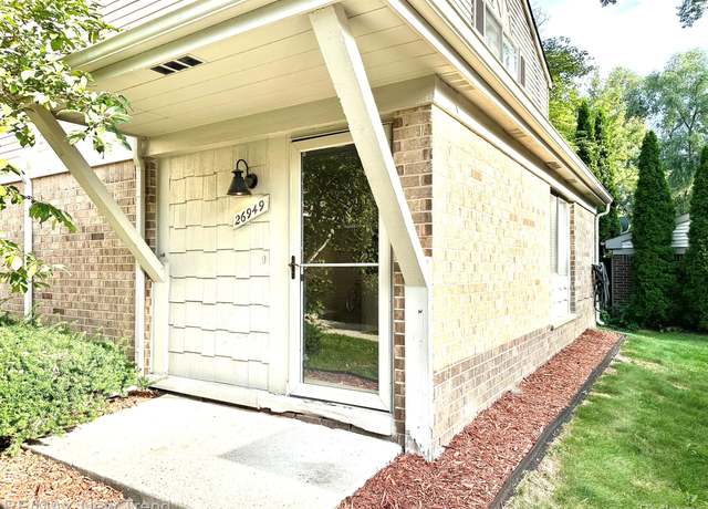 Property at 26949 Farmbrook Villa Dr #96, Southfield, MI 48034, 3 beds, 2.5 baths