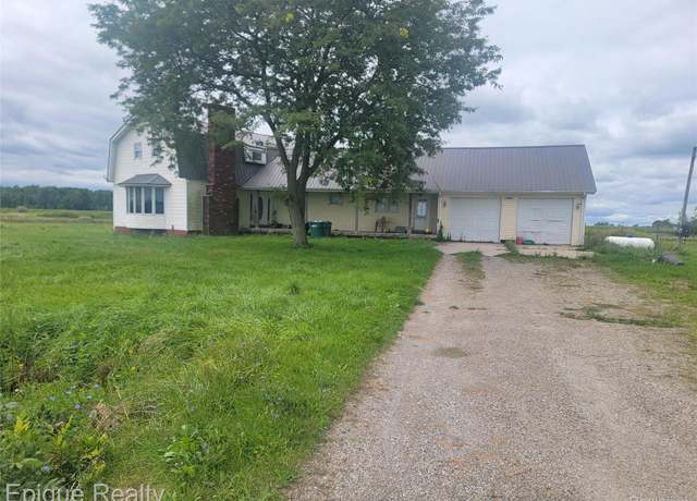 Property at 6096 Cribbins Rd, Croswell, MI 48422, 3 beds, 2 baths