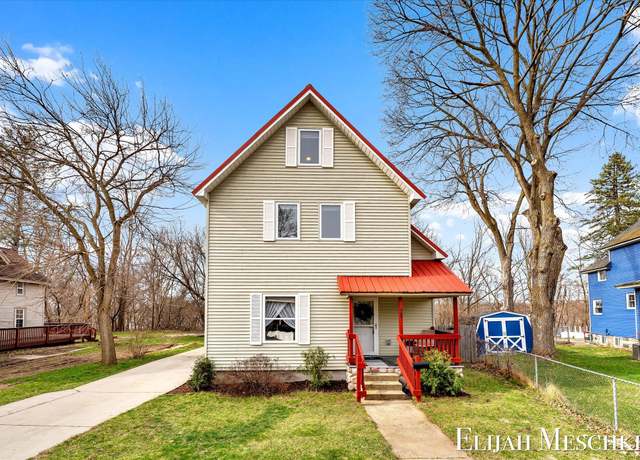 Property at 609 W Green St, Hastings, MI 49058, 4 beds, 2.5 baths